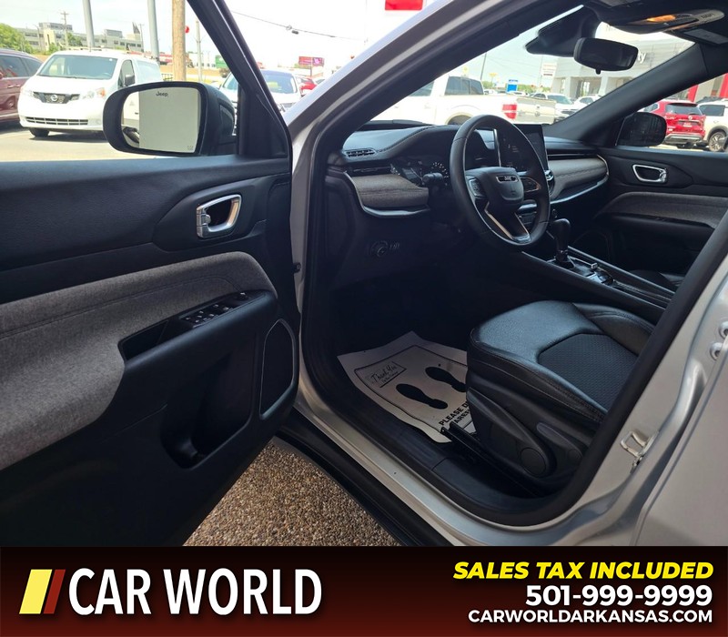 Jeep Compass Vehicle Full-screen Gallery Image 7