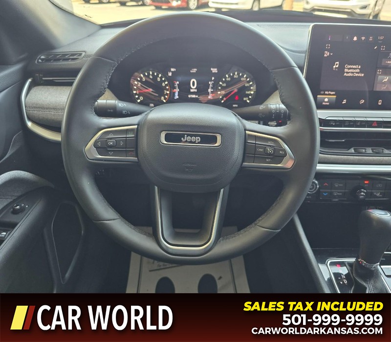 Jeep Compass Vehicle Full-screen Gallery Image 15