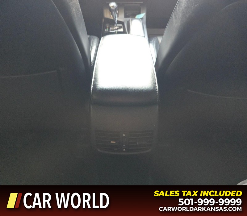 Lexus ES 300h Vehicle Full-screen Gallery Image 20