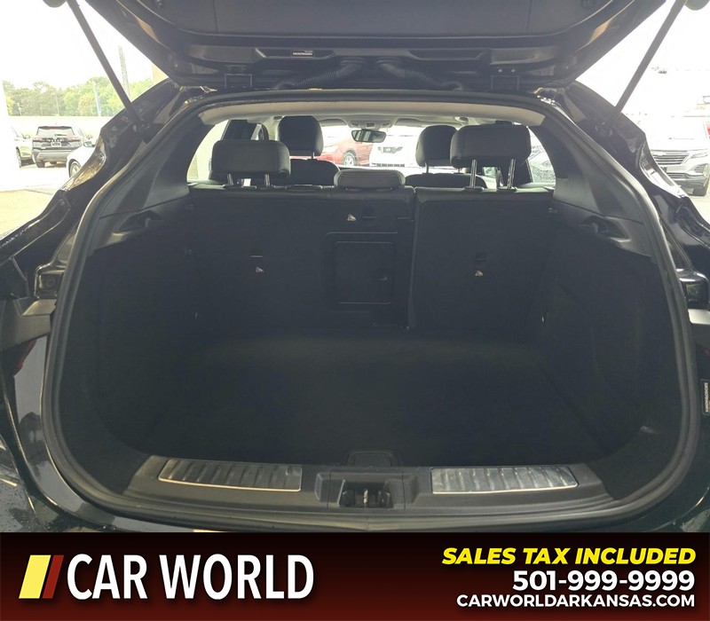 INFINITI QX30 Vehicle Full-screen Gallery Image 14