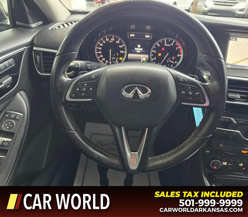 INFINITI QX30 Vehicle Full-screen Gallery Image 16