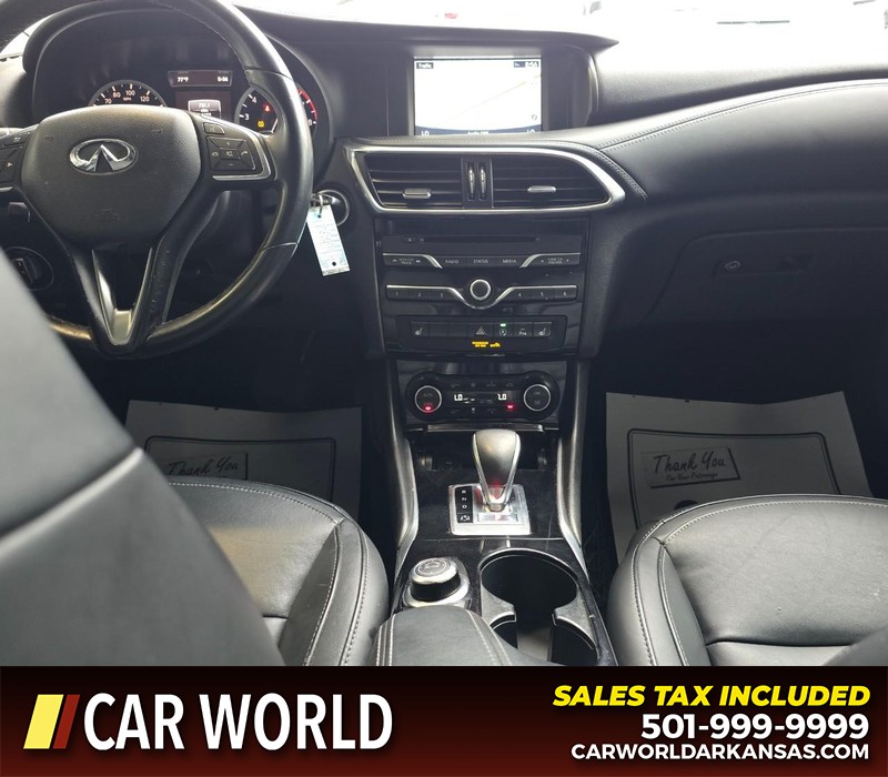 INFINITI QX30 Vehicle Full-screen Gallery Image 19