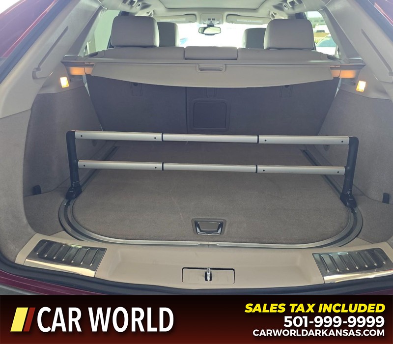 Cadillac SRX Vehicle Full-screen Gallery Image 13