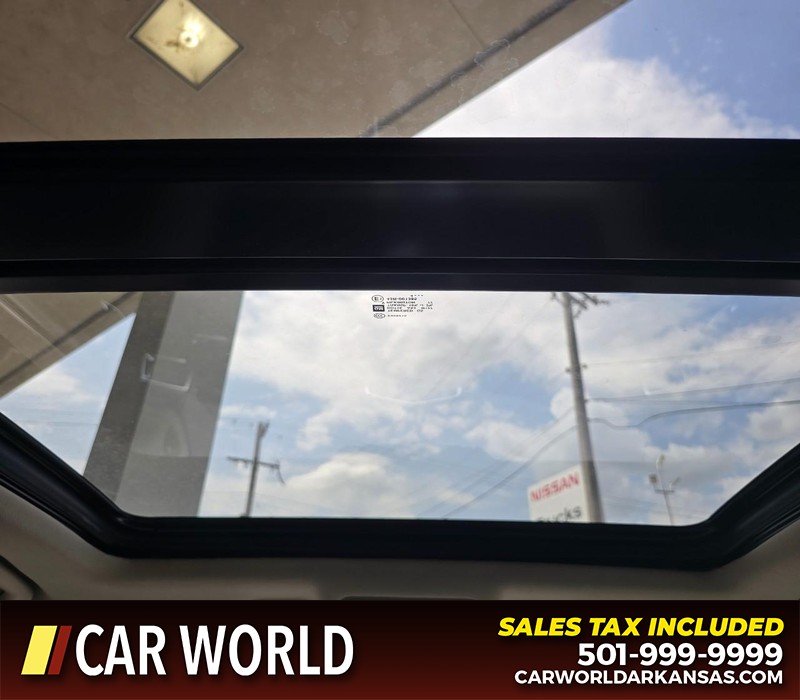 Cadillac SRX Vehicle Full-screen Gallery Image 19