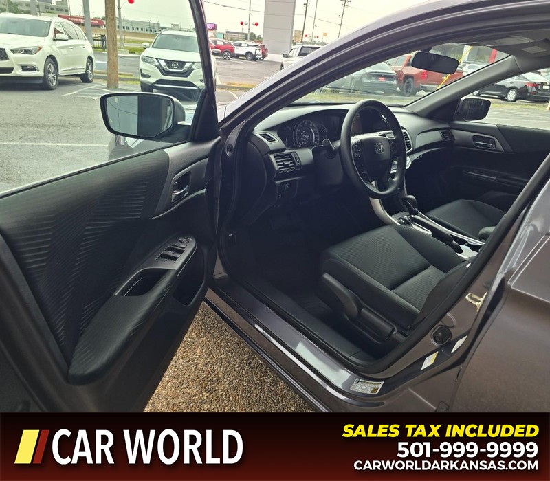 Honda Accord Sedan Vehicle Full-screen Gallery Image 7