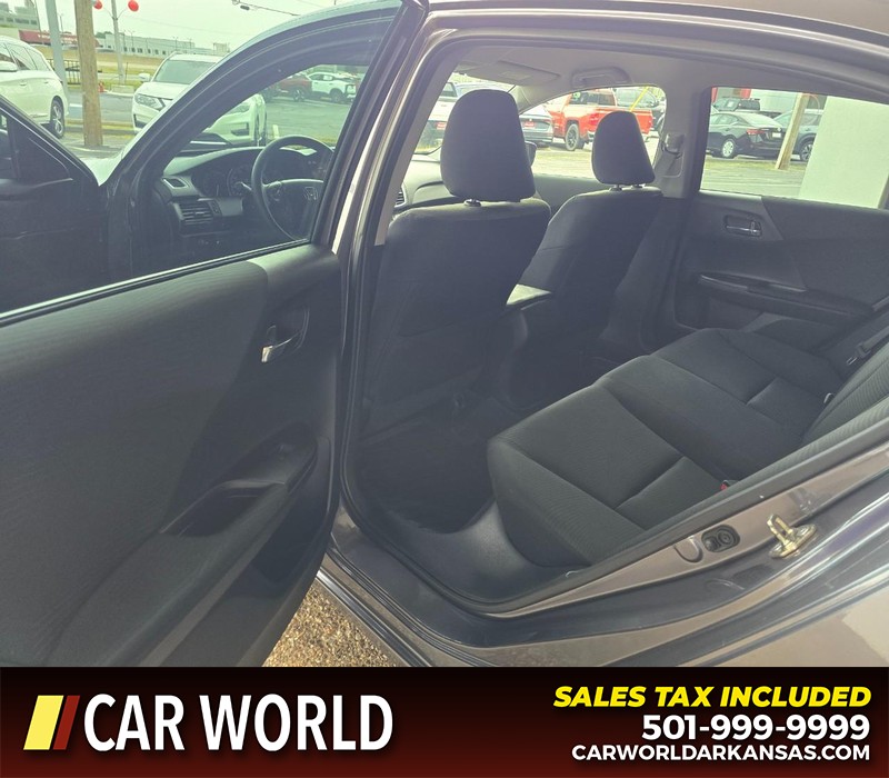 Honda Accord Sedan Vehicle Full-screen Gallery Image 9