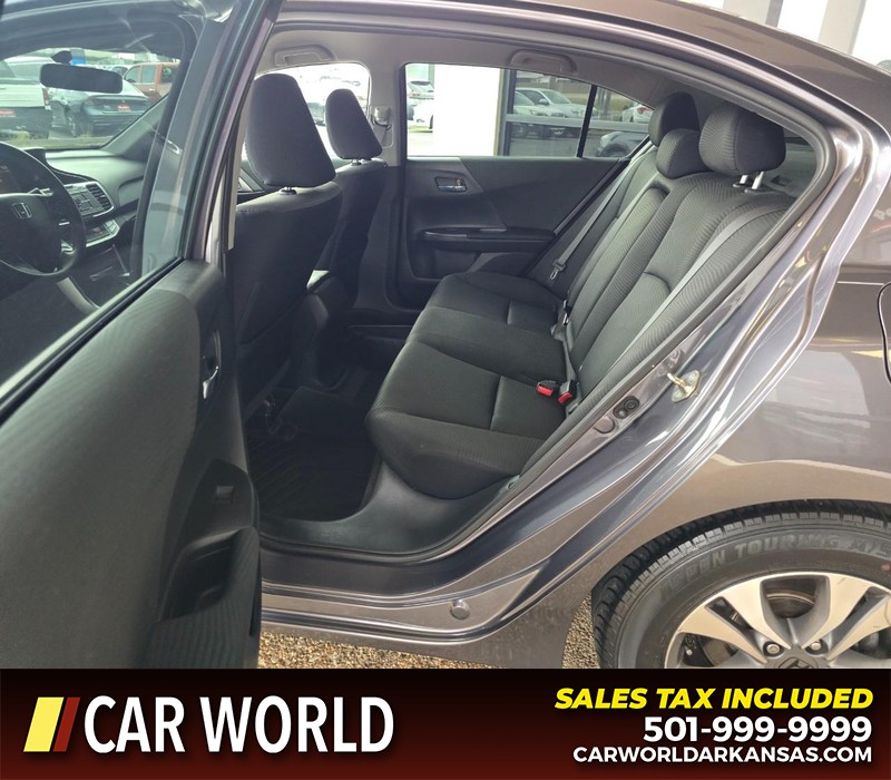 Honda Accord Sedan Vehicle Full-screen Gallery Image 10