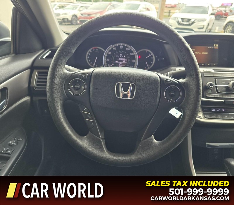Honda Accord Sedan Vehicle Full-screen Gallery Image 14
