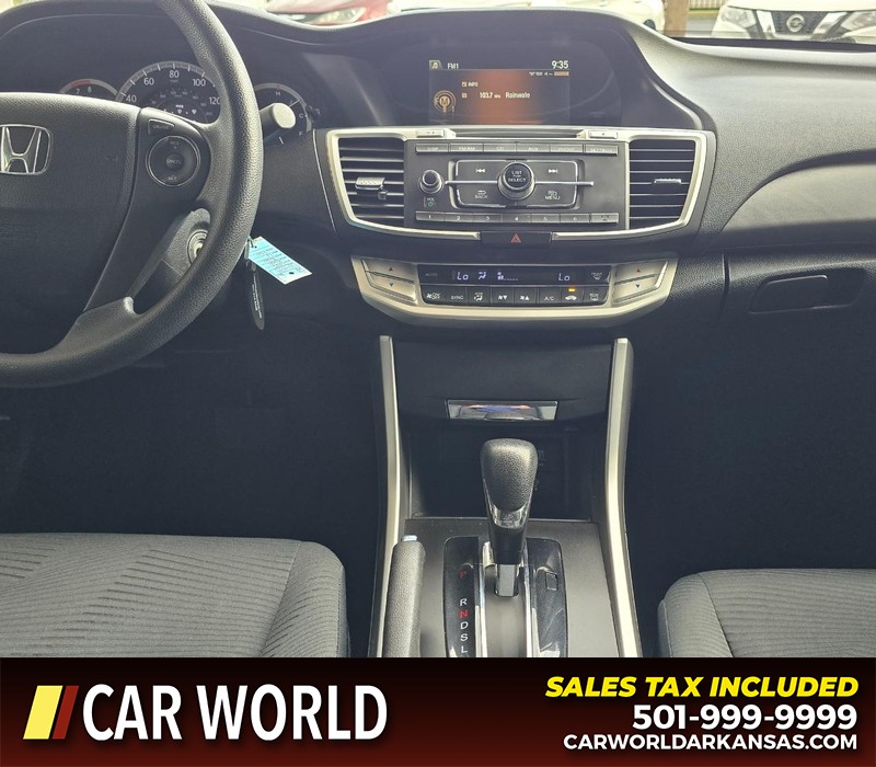 Honda Accord Sedan Vehicle Full-screen Gallery Image 17