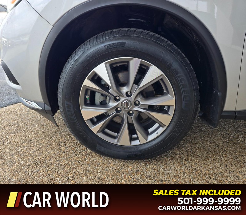 Nissan Murano Vehicle Full-screen Gallery Image 6