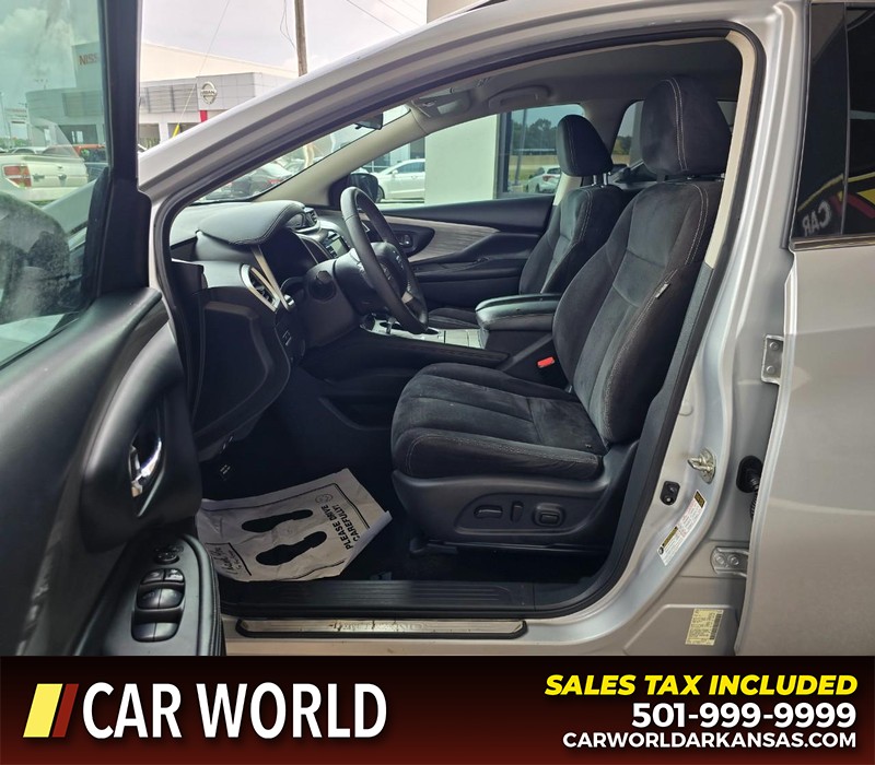Nissan Murano Vehicle Full-screen Gallery Image 8