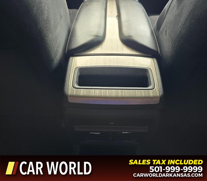 Nissan Murano Vehicle Full-screen Gallery Image 19
