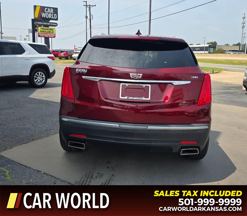 Cadillac XT5 Vehicle Full-screen Gallery Image 5