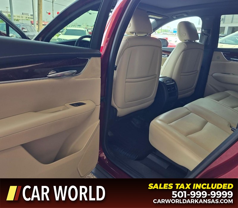 Cadillac XT5 Vehicle Full-screen Gallery Image 9
