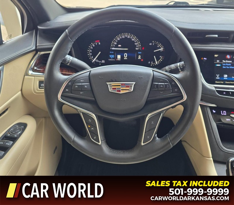Cadillac XT5 Vehicle Full-screen Gallery Image 15