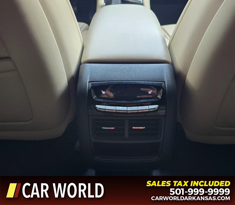 Cadillac XT5 Vehicle Full-screen Gallery Image 20
