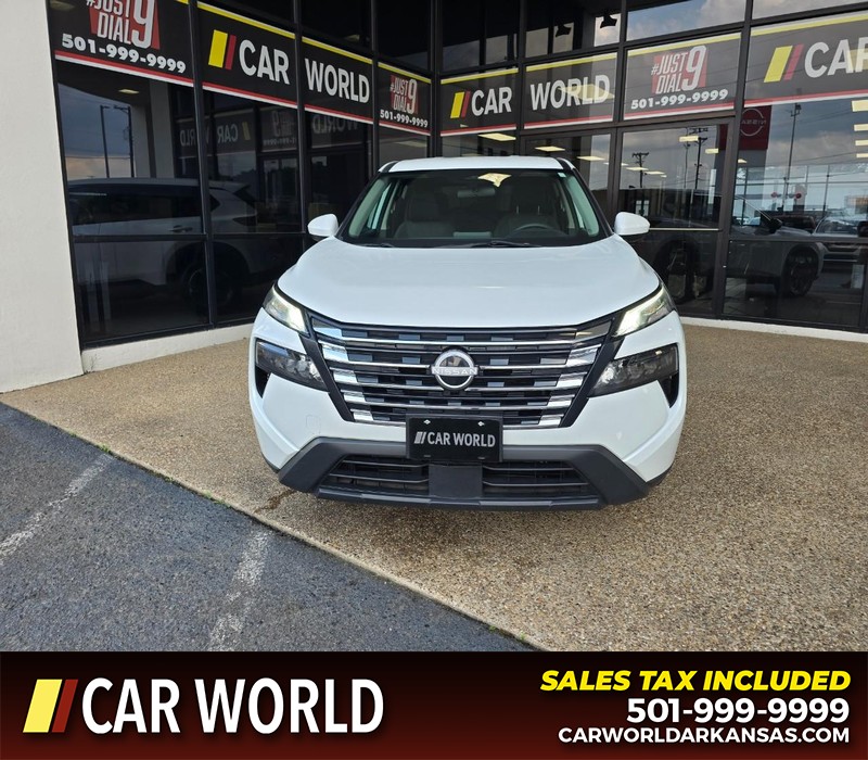 Nissan Rogue Vehicle Full-screen Gallery Image 2