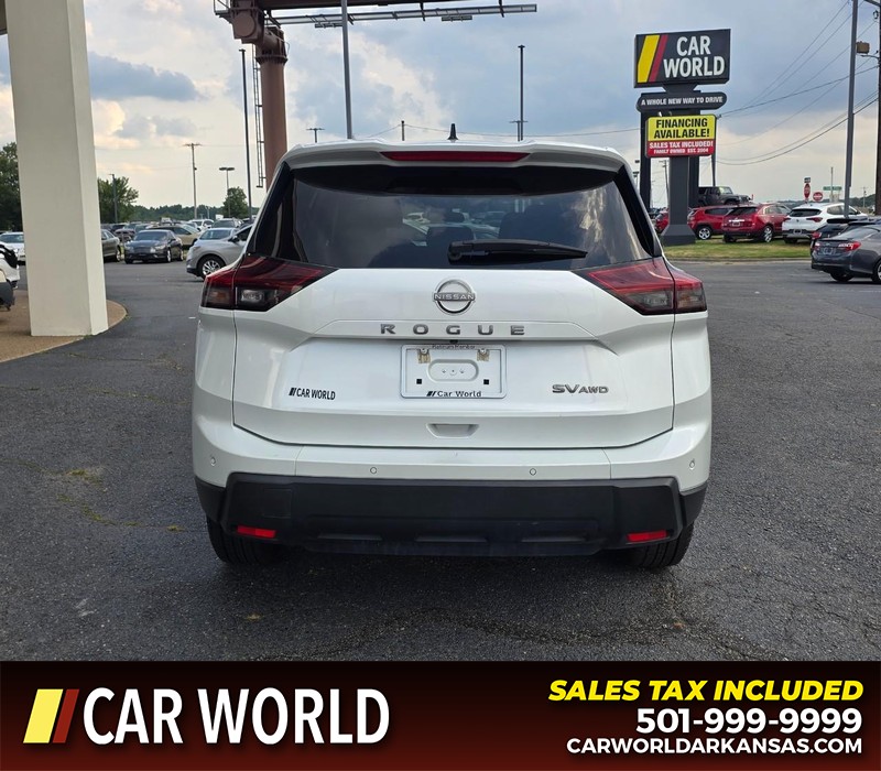 Nissan Rogue Vehicle Full-screen Gallery Image 5