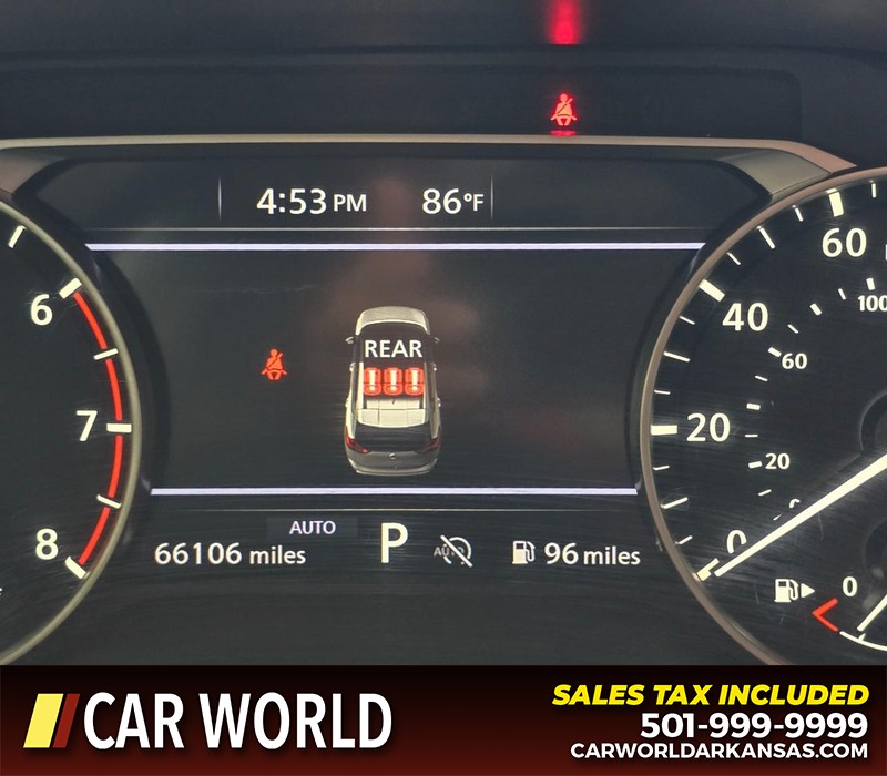 Nissan Rogue Vehicle Full-screen Gallery Image 16