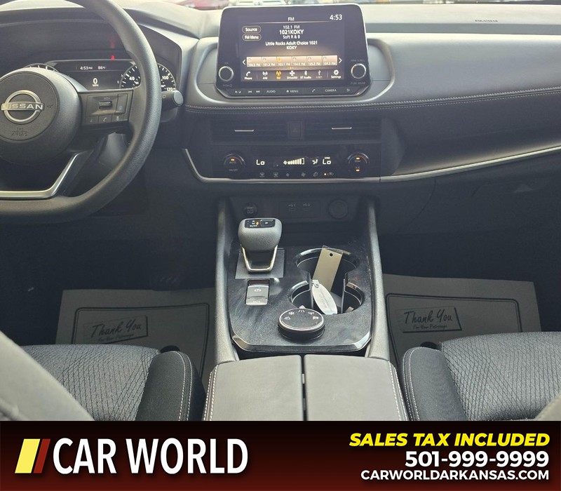 Nissan Rogue Vehicle Full-screen Gallery Image 18