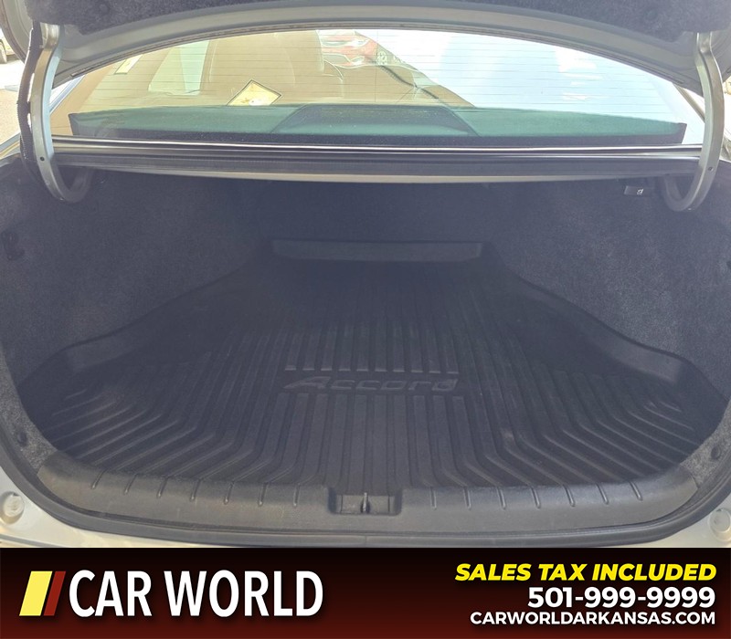 Honda Accord Sedan Vehicle Full-screen Gallery Image 13