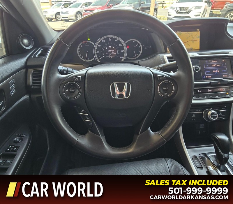 Honda Accord Sedan Vehicle Full-screen Gallery Image 14