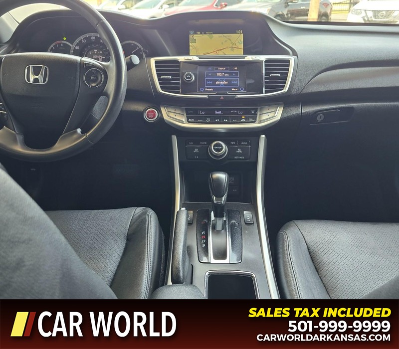 Honda Accord Sedan Vehicle Full-screen Gallery Image 17