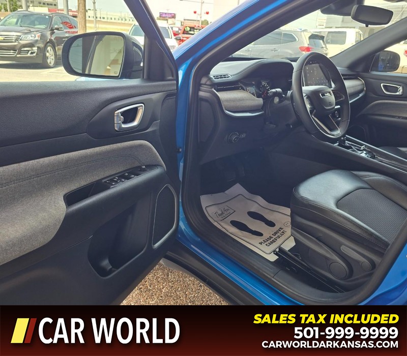 Jeep Compass Vehicle Full-screen Gallery Image 7