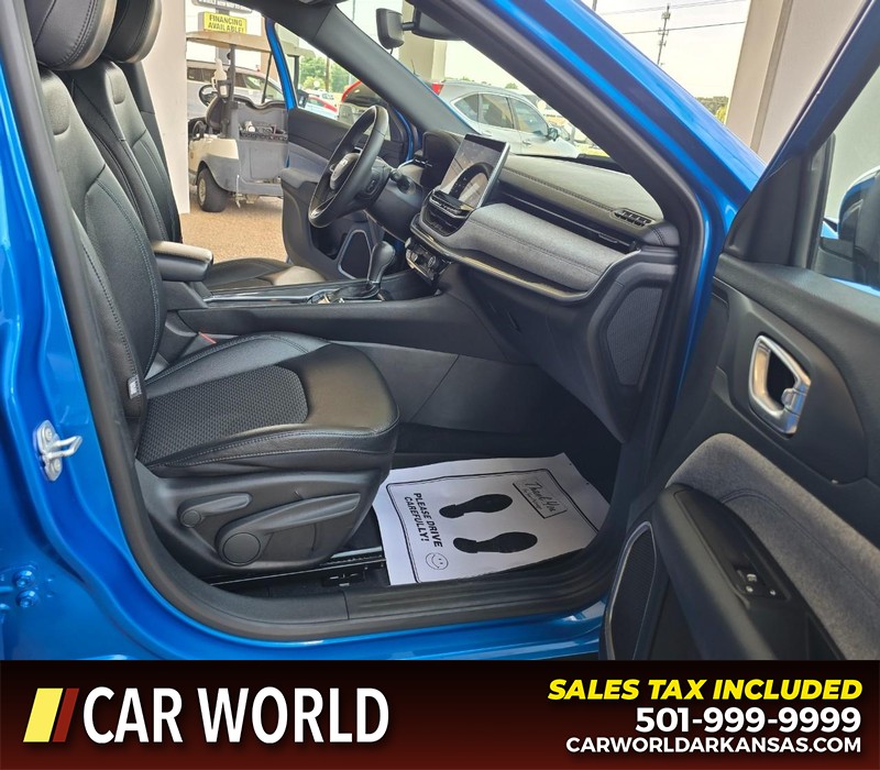 Jeep Compass Vehicle Full-screen Gallery Image 11