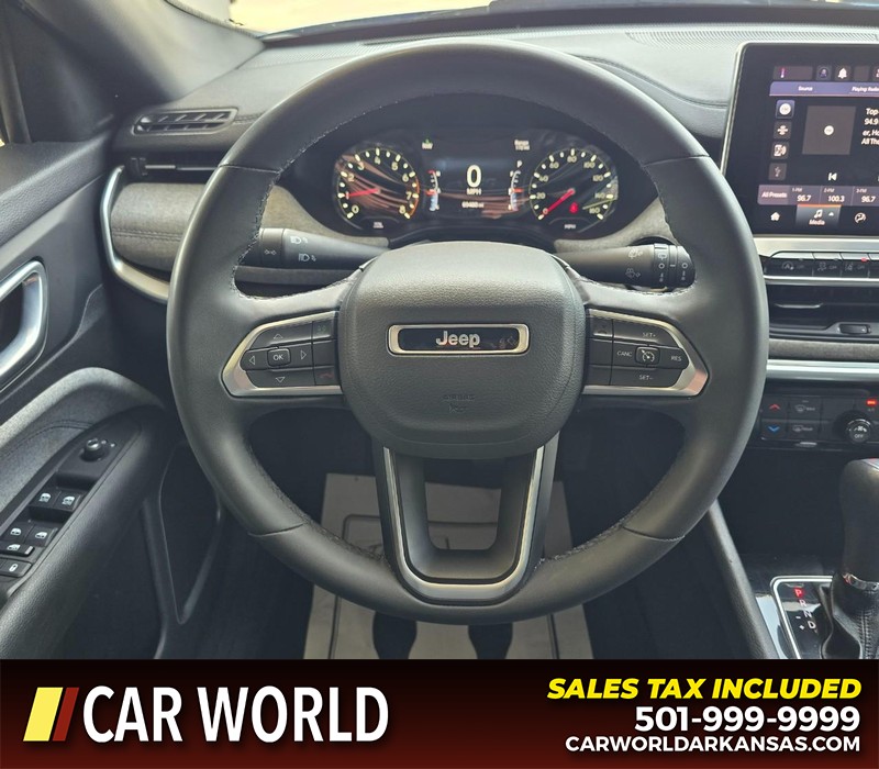Jeep Compass Vehicle Full-screen Gallery Image 15