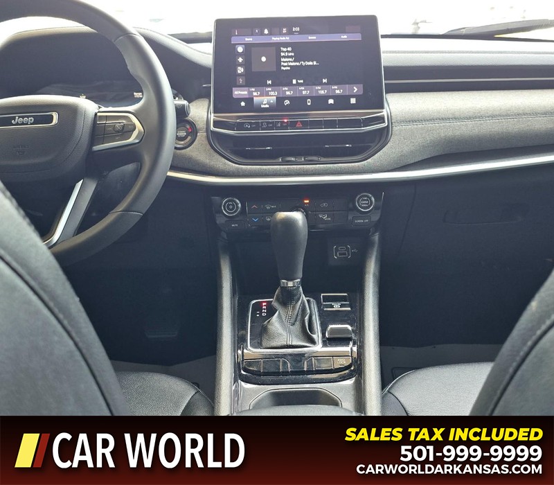 Jeep Compass Vehicle Full-screen Gallery Image 18