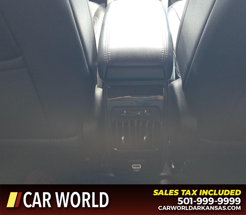 Jeep Compass Vehicle Full-screen Gallery Image 19