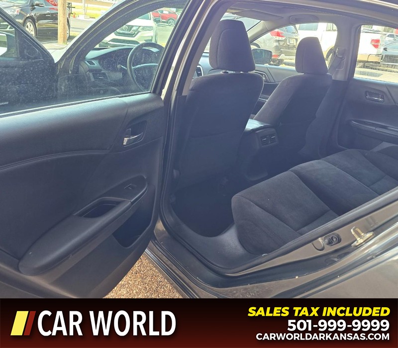 Honda Accord Sedan Vehicle Full-screen Gallery Image 9