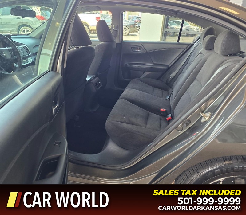 Honda Accord Sedan Vehicle Full-screen Gallery Image 10