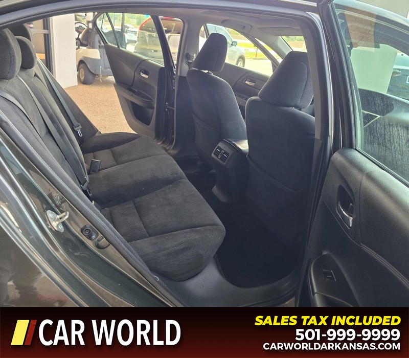 Honda Accord Sedan Vehicle Full-screen Gallery Image 12