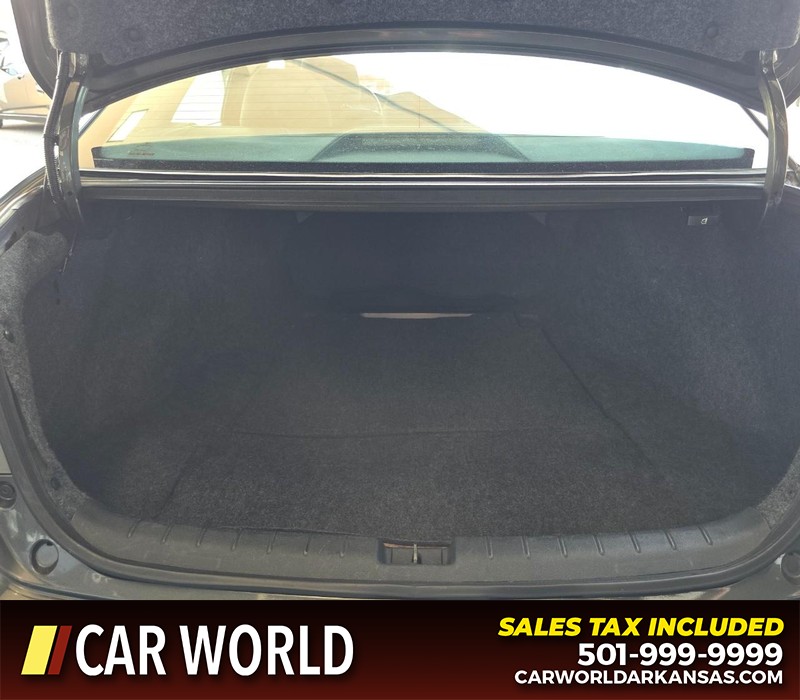 Honda Accord Sedan Vehicle Full-screen Gallery Image 13