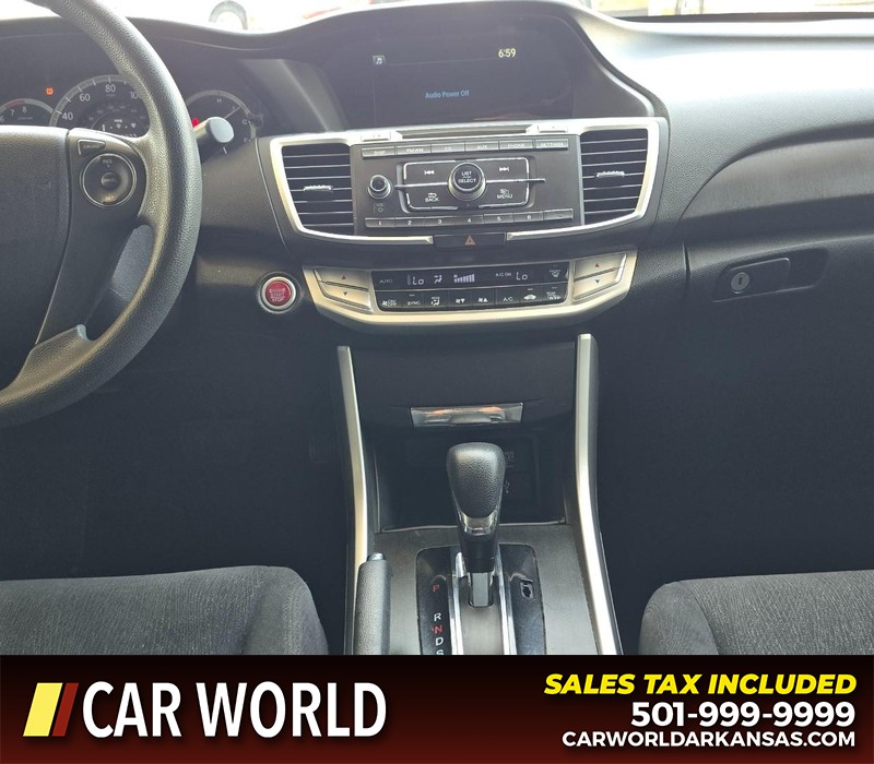 Honda Accord Sedan Vehicle Full-screen Gallery Image 17