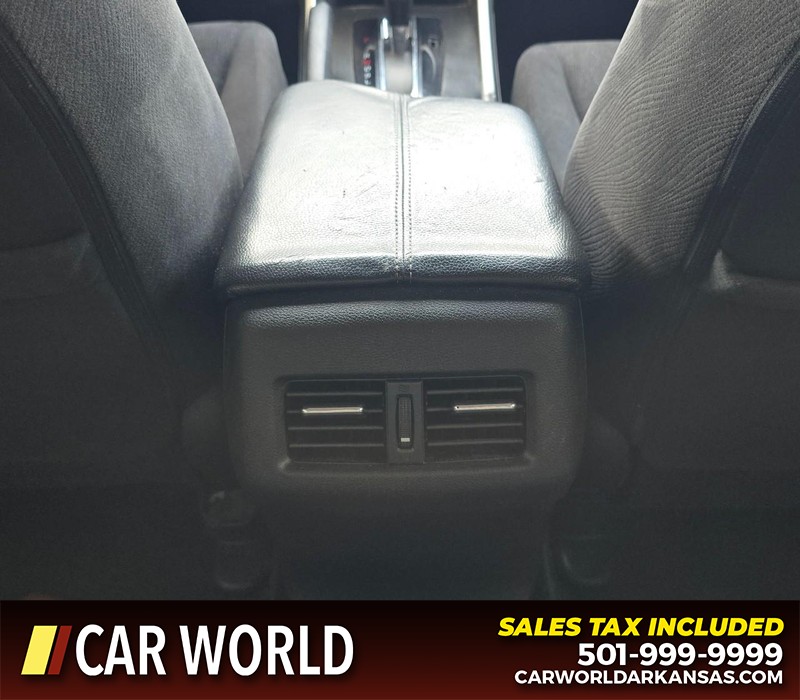 Honda Accord Sedan Vehicle Full-screen Gallery Image 21