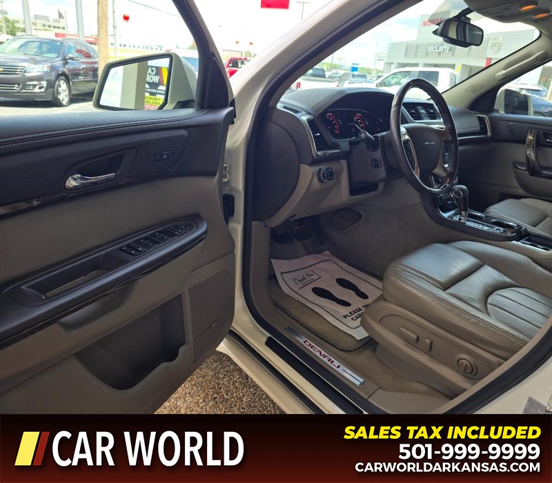 GMC Acadia Vehicle Full-screen Gallery Image 7