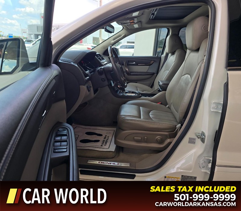 GMC Acadia Vehicle Full-screen Gallery Image 8