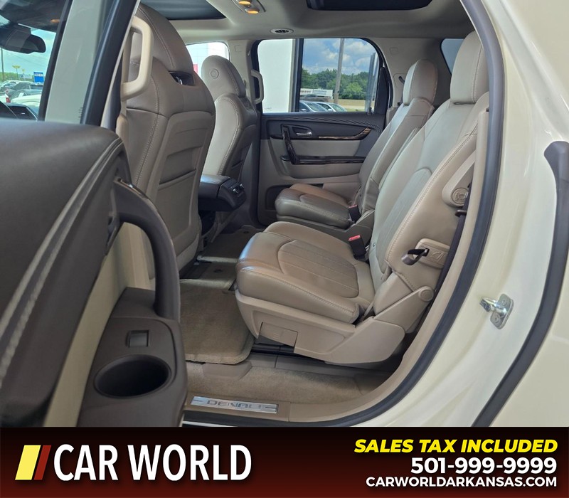 GMC Acadia Vehicle Full-screen Gallery Image 10