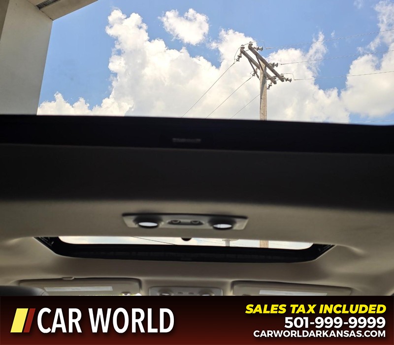 GMC Acadia Vehicle Full-screen Gallery Image 23