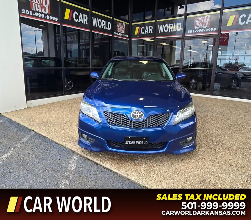 Toyota Camry Vehicle Full-screen Gallery Image 2