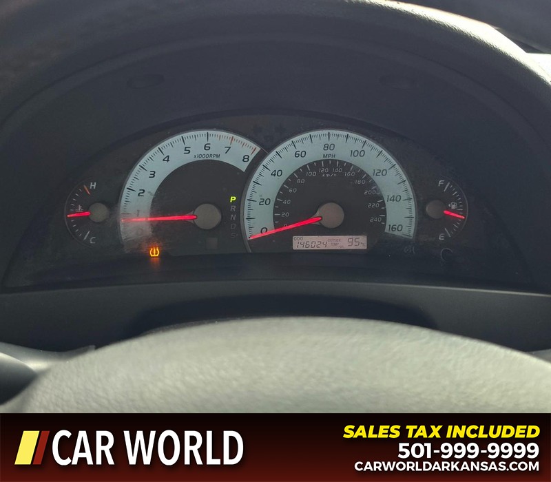 Toyota Camry Vehicle Full-screen Gallery Image 16