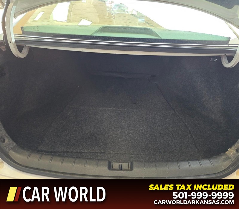 Honda Accord Sedan Vehicle Full-screen Gallery Image 13