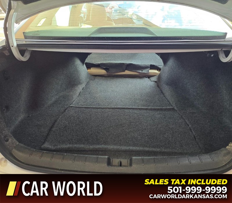 Honda Accord Sedan Vehicle Full-screen Gallery Image 14