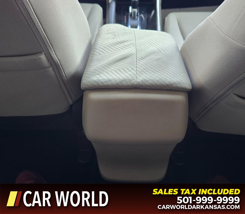 Honda Accord Sedan Vehicle Full-screen Gallery Image 19