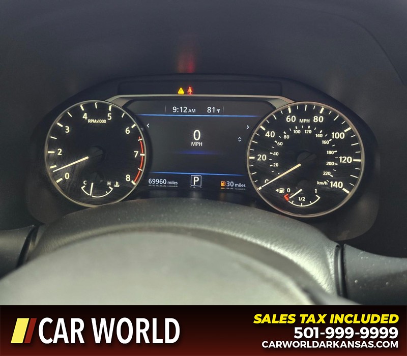 Nissan Altima Vehicle Full-screen Gallery Image 17