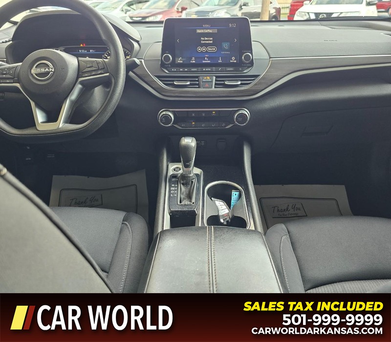 Nissan Altima Vehicle Full-screen Gallery Image 18