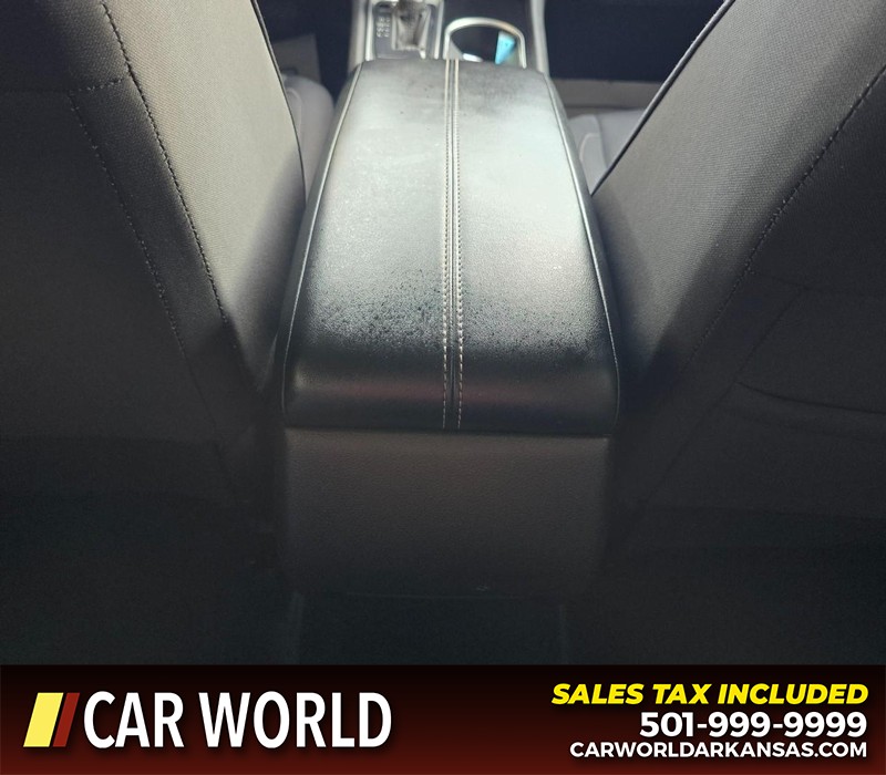 Nissan Altima Vehicle Full-screen Gallery Image 19